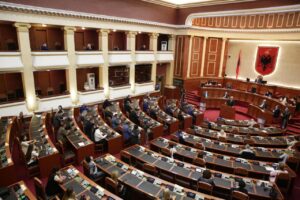 Парламент Албанії зупинив роботу через футбол: як це трапилось