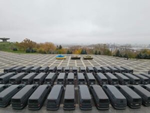 Допомога військовим: MK Foundation передав 50 фургонів Силам оборони