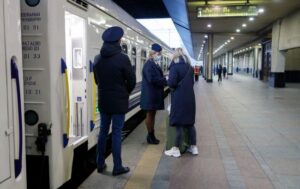 Україну за рік залишило пів мільйона українців