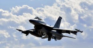 Бельгія та Норвегія затримують передачу F-16 Україні